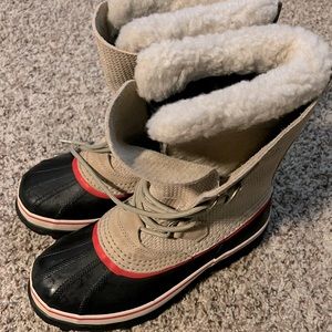 Brand new sorel caribou boots. Size 7.5